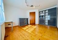 Schönes Einfamilienhaus mit großzügigem Grundstück und Nebengebäude