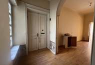 UNBEFRISTET - <> Repräsentative 7-Zimmer Altbauwohnung mit Blick auf das Rathaus – ca. 300 m² in bester Innenstadtlage - auch ideal als Büronutzung