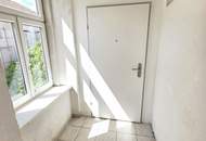 Selbst gestalten! Altbauwohnung mit Renovierungsbedarf in der schönen Hasnerstraße! Perfekte Infrastruktur und Anbindung + Ruhige Fahrradstraße + Balkonanbau möglich! Jetzt zugreifen!