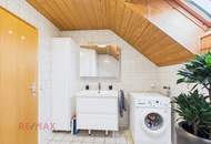 Zweistöckige Dachgeschosswohnung mit 5 Zimmern