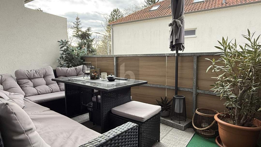 NEUWERTIG & TOP MODERN IN ZENTRALER RUHELAGE MIT SÜD-BALKON