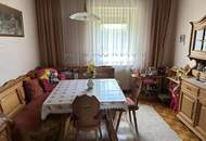 Bungalow mit (Feuchtigkeitsschäden) Garage und Nebengebäude zu verkaufen