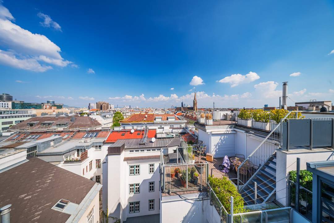 Außergewöhnliche Dachgeschoss-Maisonette mit Terrasse &amp; Dachterrasse | 26 m² Freifläche, 3 Zimmer