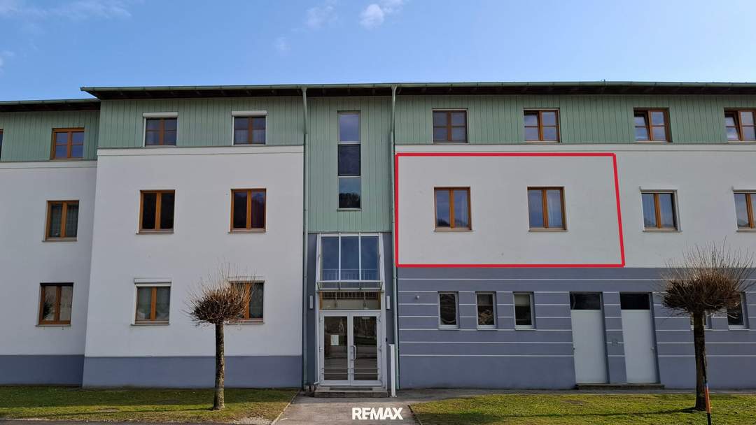 Helle 3-Zimmer-Eigentumswohnung mit Loggia