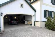 Eine Villa mit Wohnkultur, parkähnlichem Garten und Pool // A Villa of Distinction with Park-Like Garden and Pool //