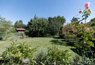 "Charmanter Bungalow mit idyllischem Garten in Wolfpassing"