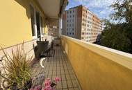 Zentrale Lage, große Innenhof-Loggia: Charmante 4-Zimmer-Wohnung