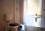 Helle Garçonnière mit schönem Balkon