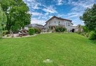 Viel Platz in beliebter Wohngegend, der Attersee nicht weit und riesiger Traumgarten!