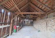 Vierkanthof mit uneinsichtigem Innenhof und 2 großen Stadeln