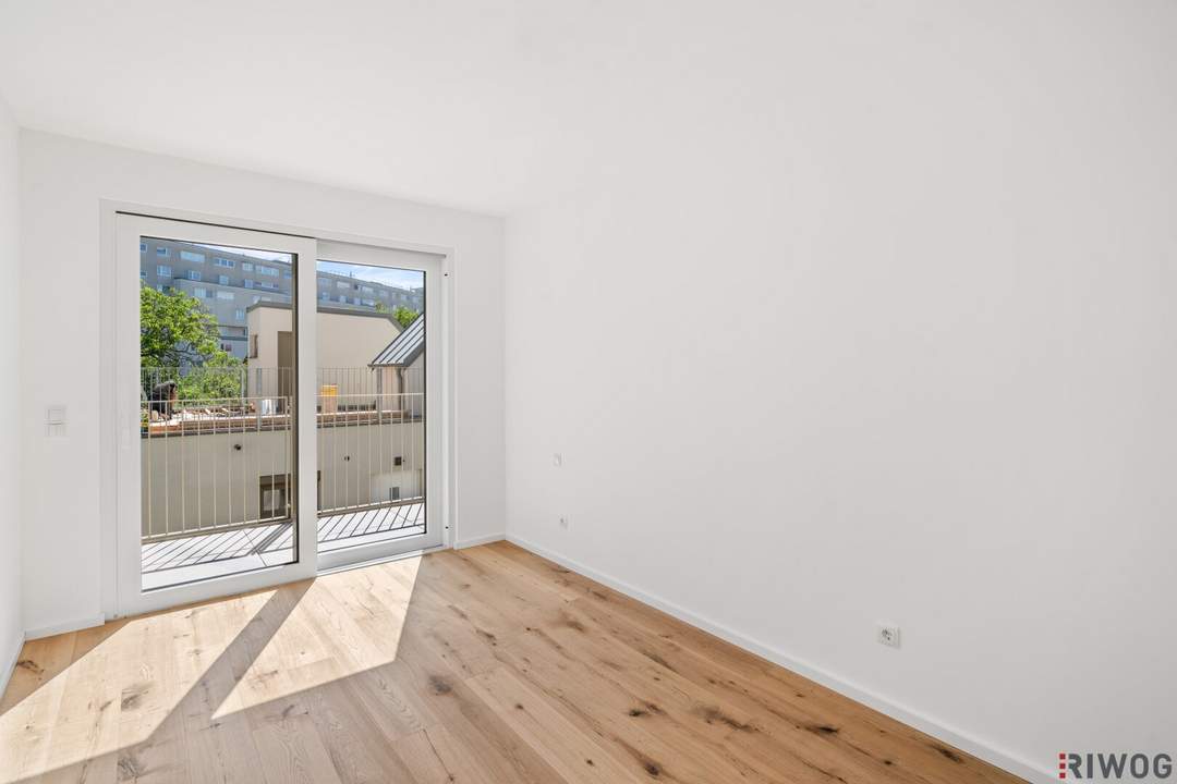 Moderne Dachgeschoss-Neubau mit XXL-Dachterrasse vielen Technischen Raffinessen in U-Bahn nähe