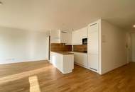 Exklusiv und komplett möblierte 3-Zimmer-Terrassenwohnung für gehob. Ansprüche // Excl. and fully furnished 3-room terr. apt for discerning tastes //