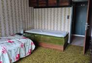 Renovierungsbedürftige 4 Zimmer Wohnung mit Loggia