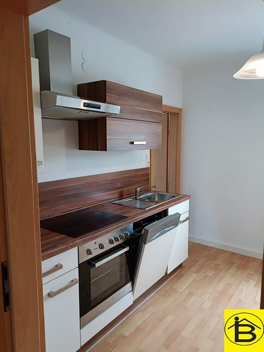 15549 Top Wohnung mit Balkon, Top Lage!