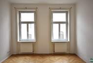 WG-geeignet: Schöner 3,5-Zimmer-Altbau mit hofseitigem Schlafzimmer