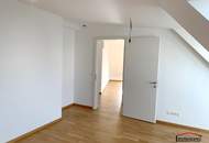 Tolle Lage - tolle Aussicht! Moderne Dachgeschosswohnung in einem Altbau!