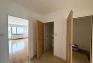 Klimatisierte Dachgeschosswohnung mit 4 Schlafzimmer und Garage // Air-conditioned attic apartment with 4 bedrooms and garage //