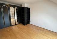 Miete: 2-Zimmer-Dachgeschosswohnung mit guter Anbindung