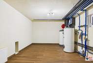 Stilvolle Villa mit gepflegtem Garten und großzügiger Garage