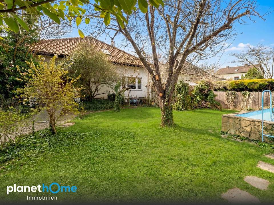 Einfamilienhaus mit Potential und Pool