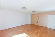 Großzügige Familienwohnung oder 3er WG Wohnung mit Balkon