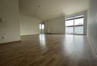 UNBEFRISTETE Maisonette-Wohnung mit großzügiger Loggia!