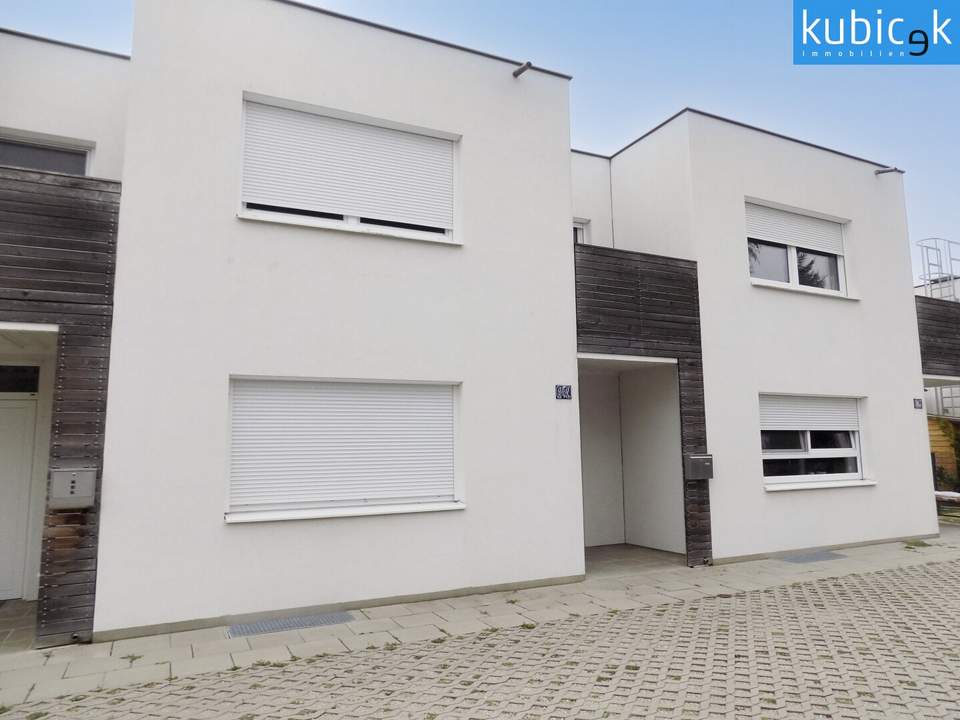 Wohnkomfort auf 2 Ebenen und Platz für 2 Autos