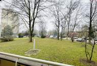 Neu renovierte, großzügig geschnittene 2-Zimmer Wohnung mit Loggia in ruhe Lage am beliebten Spallerhof!