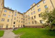 2 Zimmer-Wohnung ZUM SANIEREN, BLICK ins GRÜNE!