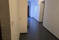 Schöne Dachgeschoß Wohnung, 1 Zimmer, U6 Nähe Lugner City