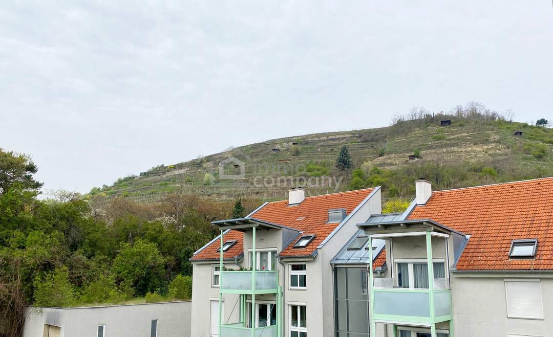 Krems - 4 Zimmer Wohnung mit Kellerabteil, Garage und Balkon mit Ausblick auf Stift Göttweig
