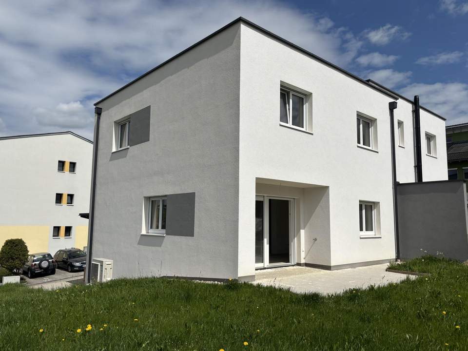 Doppelhaushälfte in Siedlungslage