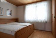 Schöne, ruhige Liegenschaft in guter Nachbarschaft - 145m² Wfl., 4,5 Zi., Doppelgarage, Carport, Keller und Pool!