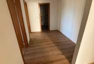 Einladende, helle 2-Zimmer-Wohnung mit Loggia im beliebten Stadtteil Niedernhart/Spallerhof! – Achtung die Wohnung befindet sich aktuell in Sanierung!