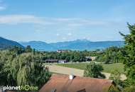 Bungalow mit zwei Wohneinheiten auf rund 1.800 m² großem Grundstück in Seewalchen am Attersee