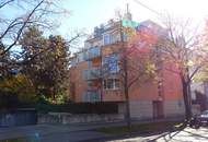 1190! Entzückendes, voll möbliertes DG mit zwei Terrassen und Tiefgaragenplatz!