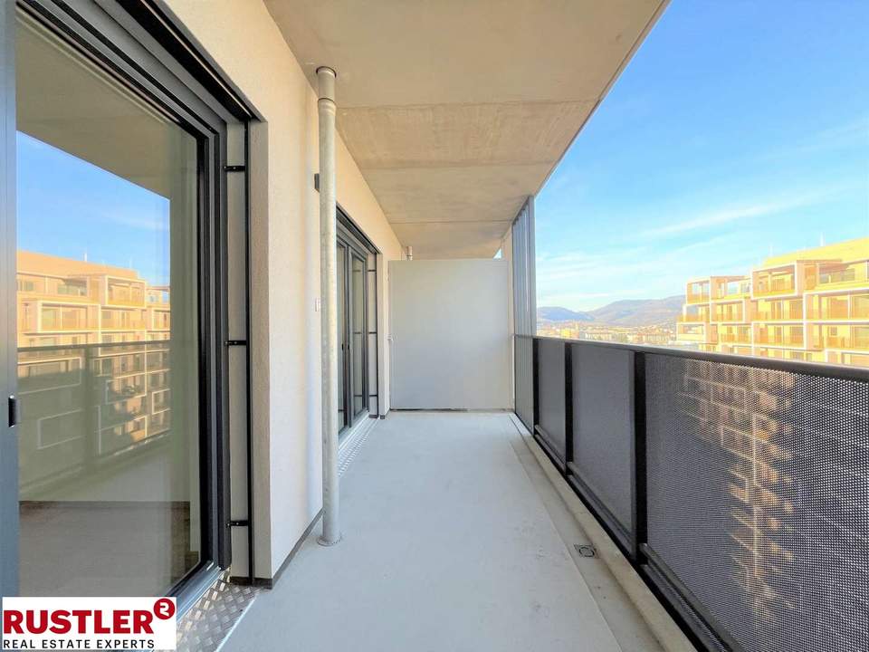Exklusive 2-Zimmer-Wohnung im 14. OG mit Balkon &amp; Panoramablick