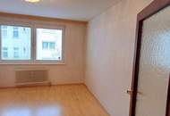 " 3 Zimmer-Wohnung mit verglaster Loggia und Parkplatz "