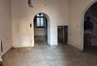 Ideale Möglichkeit zur Kurzzeitvermietung - Geschäftslokal mit Balkon in den ruhigen Innenhof