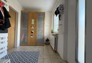 EIGENGRUND in NEUFELD!!! Generalsaniertes, großzügig angelegtes Haus mit Salzwasserpool und Garage!!