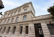 PERFEKTE 2 ZIMMER ALTBAUWOHNUNG MIT 8M² BALKON II PRESTIGE UND ELEGANZ II WOHNEN IM DENKMALGESCHÜTZEN MÖDLINGER STADTJUWEL II FUSSGÄNGERZONE