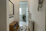 Wohnen im Einklang mit der Natur: modernisierte 2-Zimmer-Wohnung in Grünburg mit durchdachter Raumaufteilung und hochwertiger Bodensanierung! Entdecken Sie das volle Potential dieser Wohnung mit KI-gestützter Visualisierung!