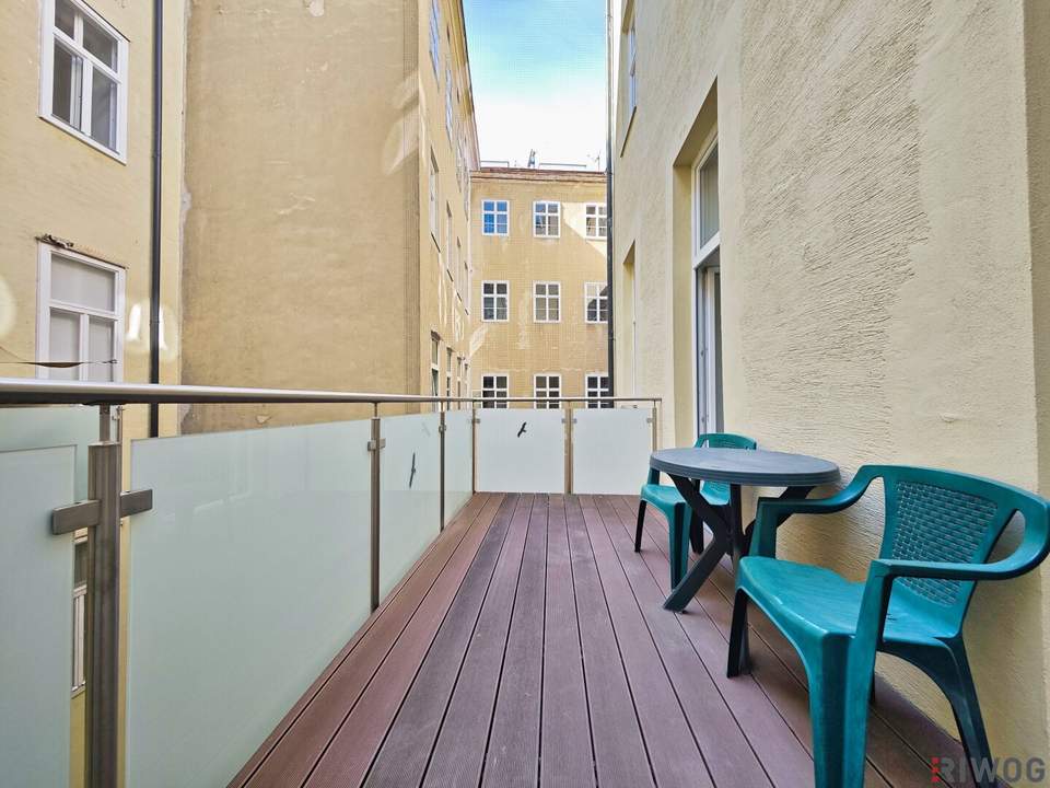 Altbau mit Südbalkon | 2-Zimmer in ruhiger Innenhoflage | Einbauküche | Lift | Kellerabteil