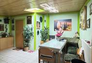 "Besonderes Ein-/Zweifamilienhaus mit Werkstatt und Weinkeller in Loidesthal"