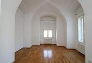 Wohnen im Schloss - 4 Zi. Wohnung mit historischem Flair in ansprechender Lage!