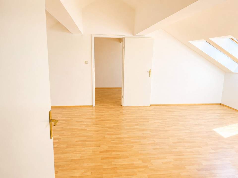 Charmante Dachgeschosswohnung mit 85 m² in ruhiger Lage von Wien-Favoriten
