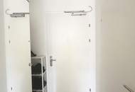 Moderne, klimatisierte 2-Zimmer-Dachgeschosswohnung mit Terrasse - in der Koloniestraße