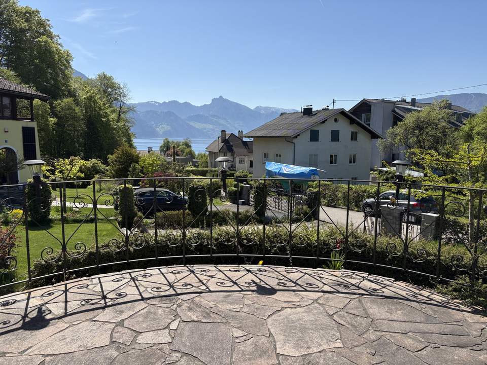 Toller See- u. Gebirgsblick - älteres Einfamilienhaus in zentraler Lage