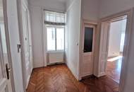 Schöne 4,5 Zimmer Altbau-Villenetage mit Gartennutzung und kleinem KFZ-Stellplatz