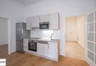 Kleeblattgasse 7: gepflegte 2 Zimmer Altbauwohnung mit separater Küche in perfekter Innenstadtlage (ab sofort)